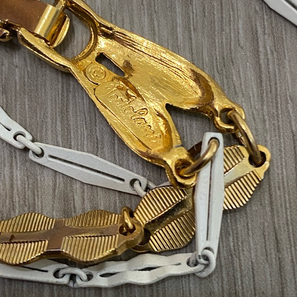 3/22 Vintage Tortolani Gold & White Layered Necklace - Picture 5 of 8